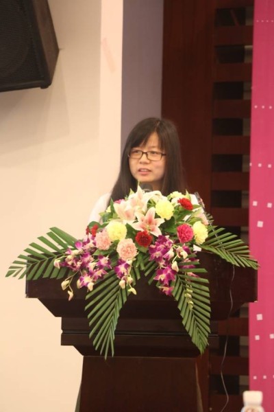 (邹霞老师做大会学术报告) (邹霞老师做大会学术报告)